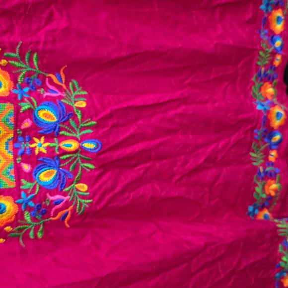 NWOT SHUBHAM MAGENTA EMBROIDERED TOP - Picture 2 of 3